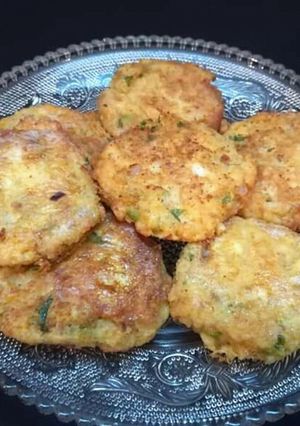 A picture of Jhat pat Aloo k kababs.