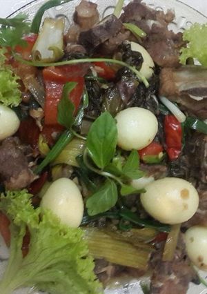 Hình của món Sườn kho dưa.