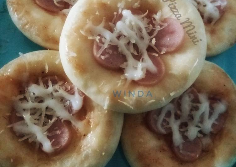 Langkah Mudah untuk Menyiapkan Pizza mini yang Enak Banget