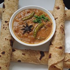 A picture of Masala Rajma chapati.