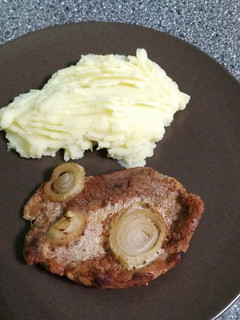 Sörben sült karajszeletek recept fotója