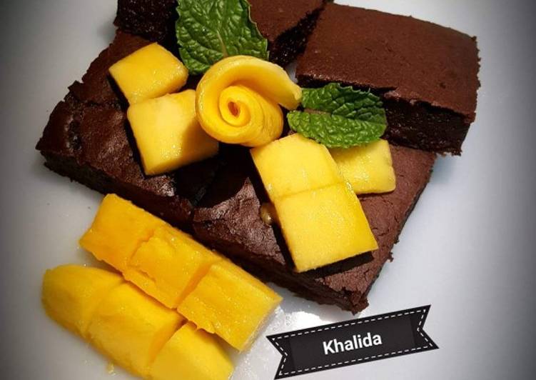 Recipe of Perfect Brownies with Mangoes