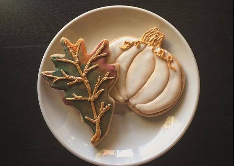 Recipe of Any-night-of-the-week Pumpkin spiced sugar cookies and royal icing