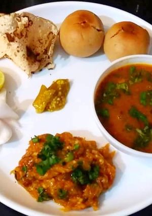 A picture of Dal Baati.