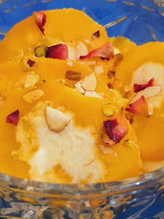 मैंगो बाइट फिलर आइसक्रीम (mango byte filler ice cream recipe in Hindi) रेसिपी मुख्य फोटो