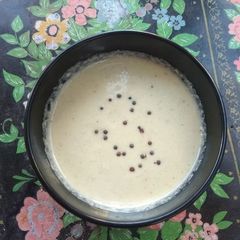 A picture of Coconut chutney.