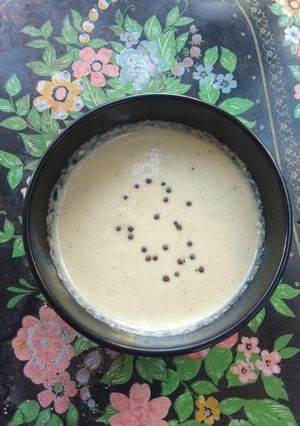 A picture of Coconut chutney.