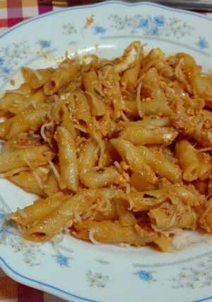 Una foto de Macarrones con atún y huevo duro
