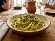 Una foto di ricetta ricotta e pistacchio con pistacchio