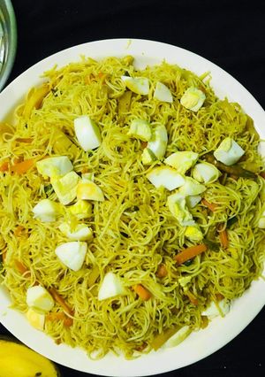 সবজি মসলা নুডলস রেসিপির প্রধান ছবি