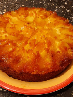 Una foto de Torta de manzanas invertidas
