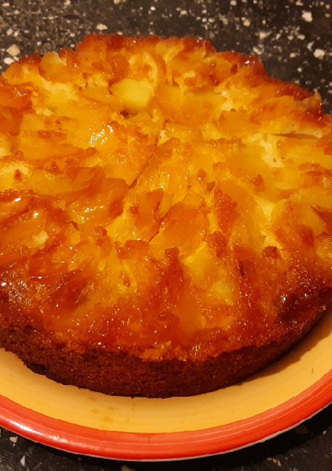 Una foto de Torta de manzanas invertidas