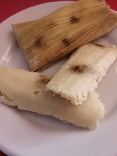 Una foto de Tamalitos de elote y pasas