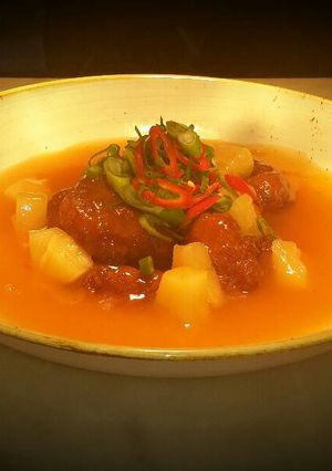 A picture of Sweet And Sour Chicken Balls.