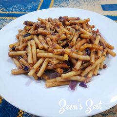 A picture of Maccheroni Pasta.