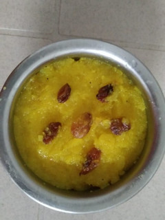 கேசரி (Kesari Recipe in tamil) செய்முறை முக்கிய புகைப்படம்