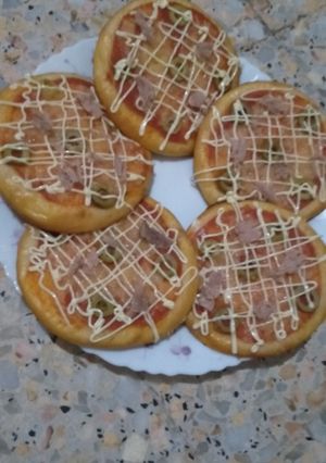 صورة لوصفة ميني بيتزا سهلة التحضير وبنينة روعة ♥️😋😋😋