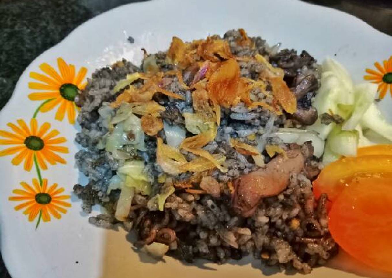 Nasi goreng hitam