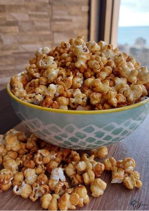 صورة لوصفة فشار بالكراميل caramel popcorn 😋