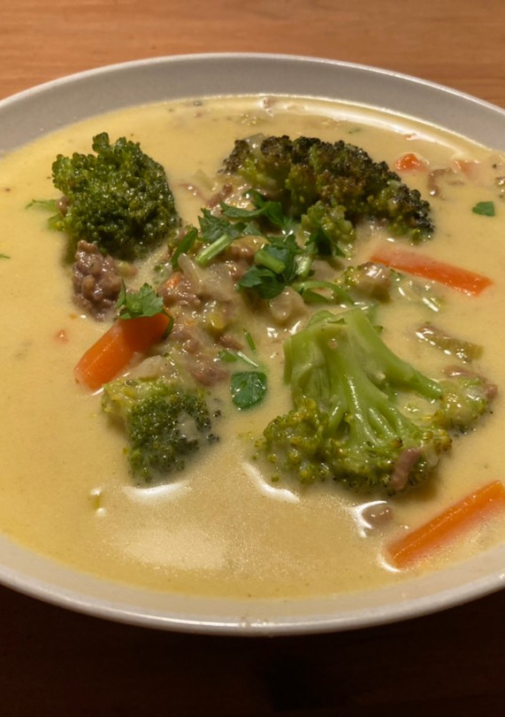Una foto de Sopa de queso Cheddar con brócoli