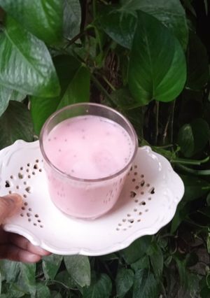 A picture of Doodh Rooh Afza.
