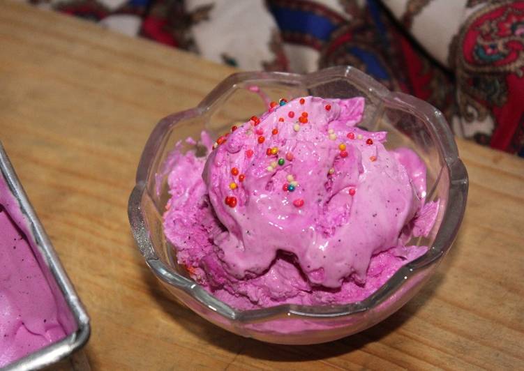 Dragon fruit ice cream