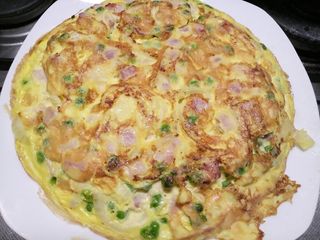 Ham and pea frittata
