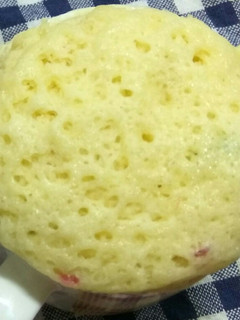 टूटी फ्रूटी कप केक (Tutti fruity cup cake recipe in hindi) रेसिपी मुख्य फोटो