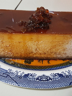 Una foto de Flan con nueces