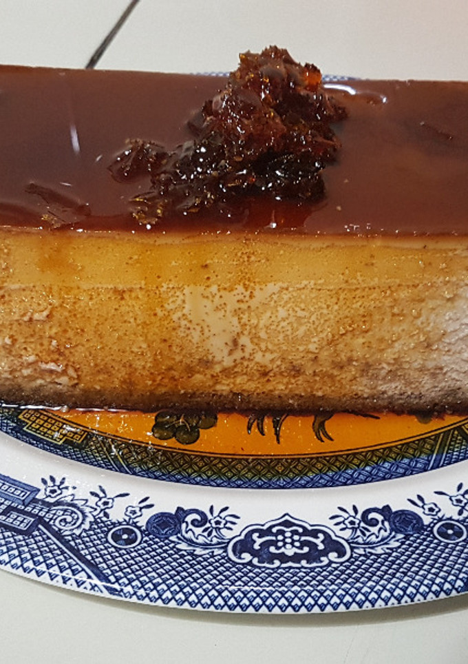Una foto de Flan con nueces