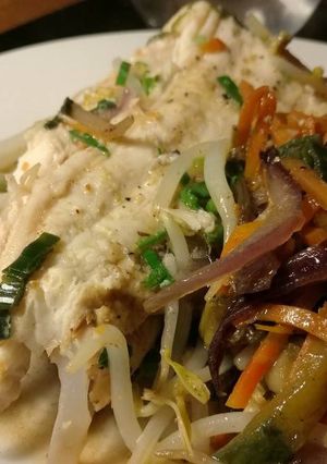 Una foto de Chop Suey de Verduras y Pescado "express"