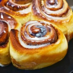 A picture of Cinnamon Rolls.