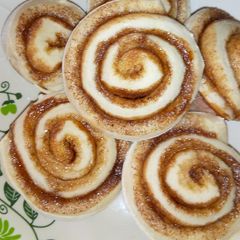 A picture of Cinnamon Roles.