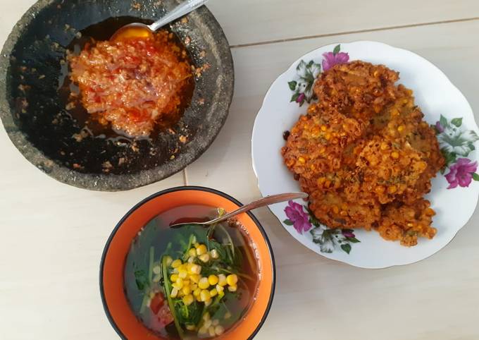 Resep Sayur bayam bening + perkedel jagung oats + sambal bawang kemiri, Enak Banget