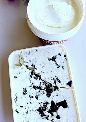 A picture of Graveyard Oreo Ice Cream.