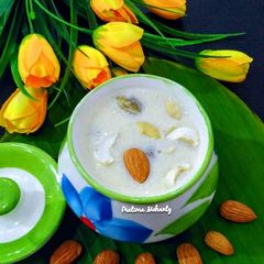 A picture of Rice kheer.
