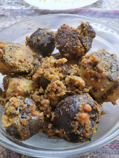 રીંગણ બટાકા નું ભરેલું શાક (Ringan Bataka Bharelu Shak Recipe In Gujarati) રેસીપી મુખ્ય ફોટો