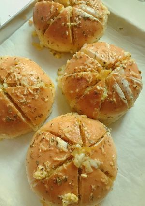 Foto resep Korean Cheese Garlic Bread 🍞🧀 🧄
