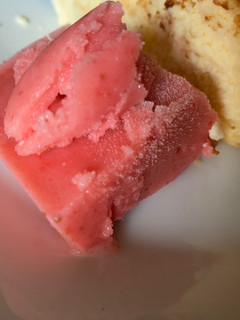 Una foto de Helado de fresa (THX)