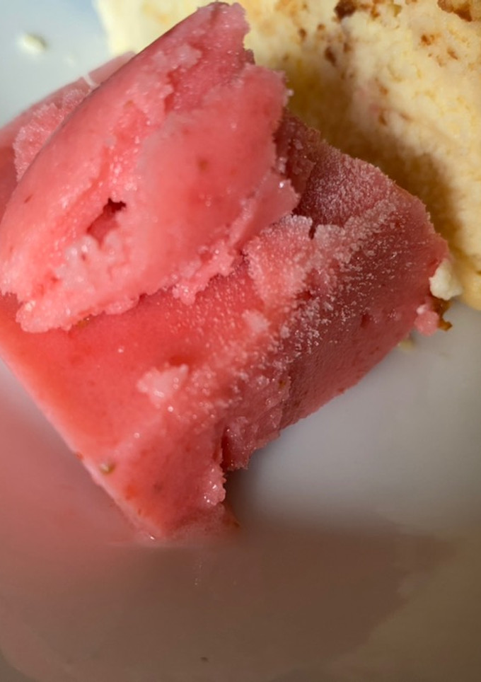 Una foto de Helado de fresa (THX)