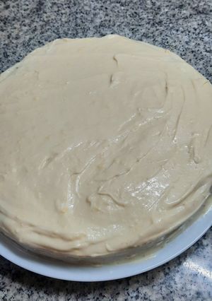 Una foto de Carrot cake con glaseado de queso crema