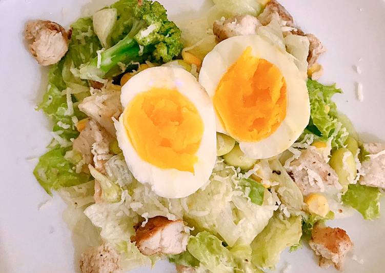 Langkah Mudah untuk Membuat Caesar Salad, Menggugah Selera