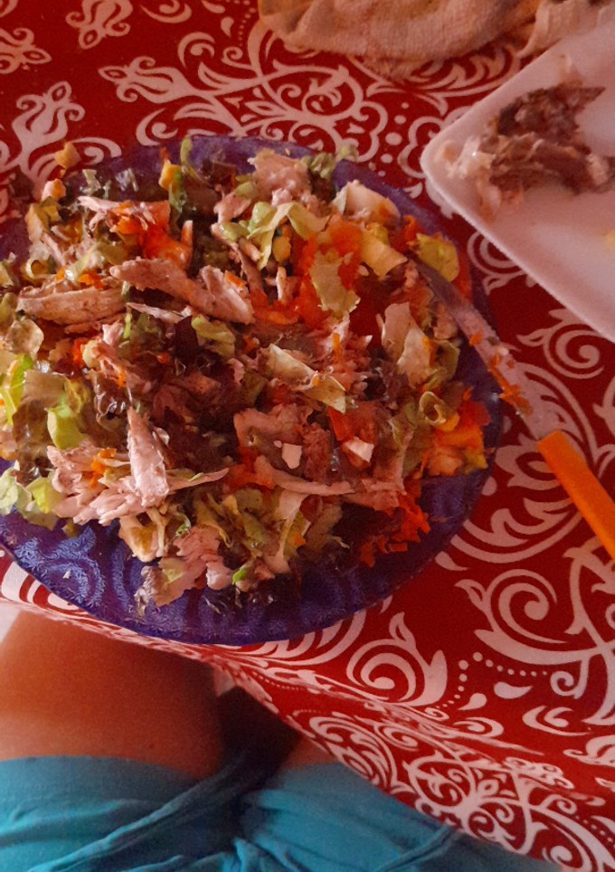 Una foto de Ensalada de pollo