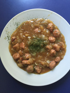 Una foto de Salchichas encebolladas a la cerveza