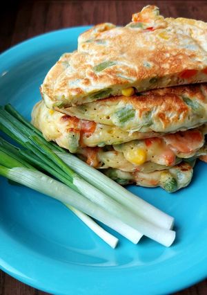 O poză a rețetei Pancakes cu legume.