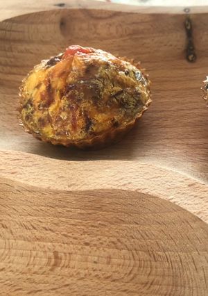 Lazacos tojáslepény céklával, sajttal recept fotója