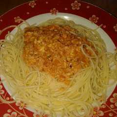 A picture of Spaghetti Egg Bolognese kesukaan Anas 😄.