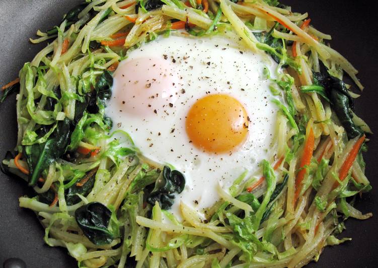 Steps to Make Ultimate Stir-fried Vegetable Nest &amp; Eggs