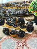 Almond Cluster (Biskut Raya)