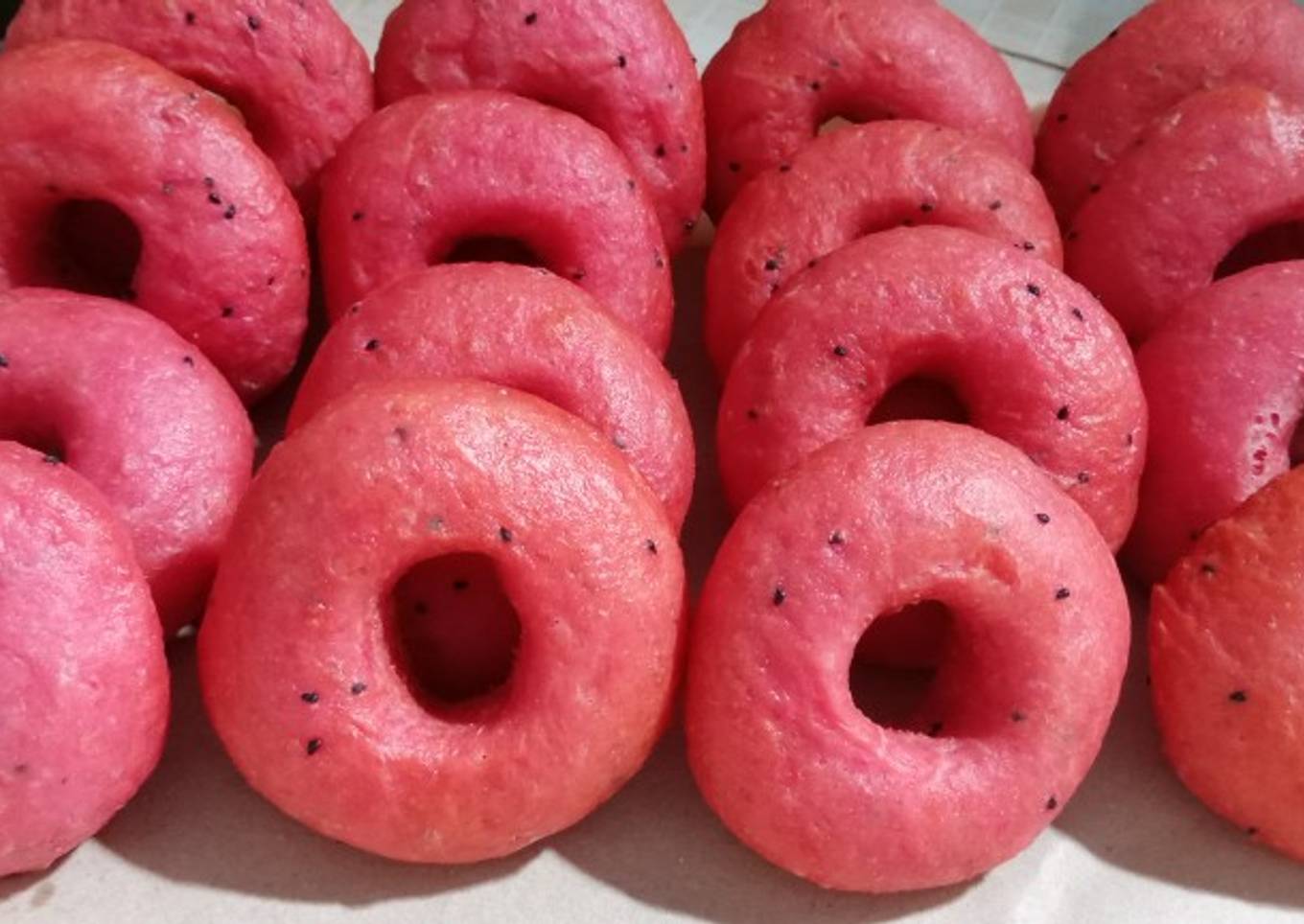 Donat buah naga
